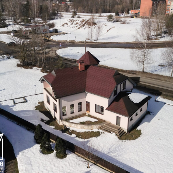 Privātmājas aerofoto uzņemšanas: skats no pagalma puses Ruģeļos, Daugavpilī.