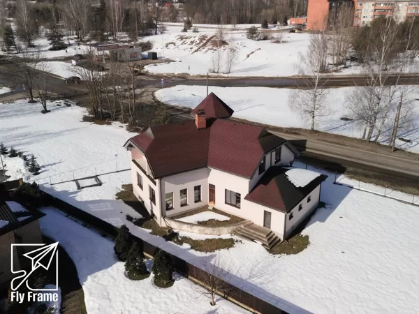 Privātmājas aerofoto uzņemšanas: skats no pagalma puses Ruģeļos, Daugavpilī.